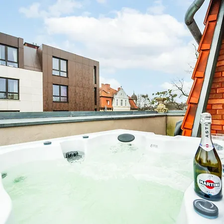 Апартаменты Victoria - Jacuzzi & Terrace By Oneapartments